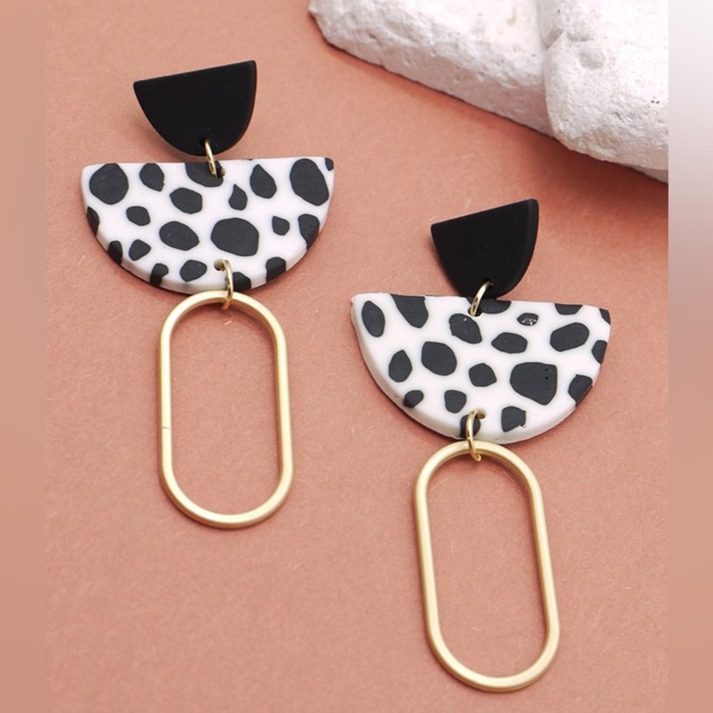 Geometric shaped animal print dangle earrings